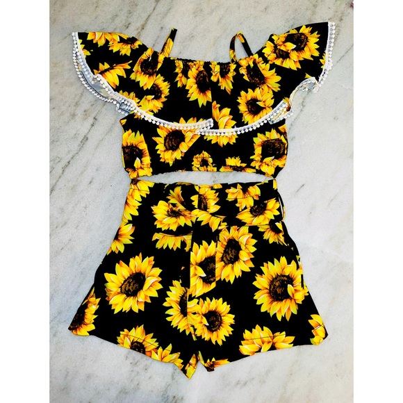 Other - Girls Sunflower summer shorts set